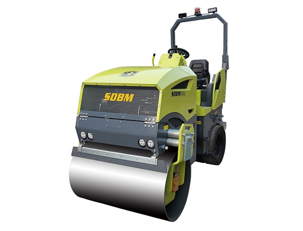 新款4噸單支撐前鋼后膠座駕式壓路機(jī)BM4000